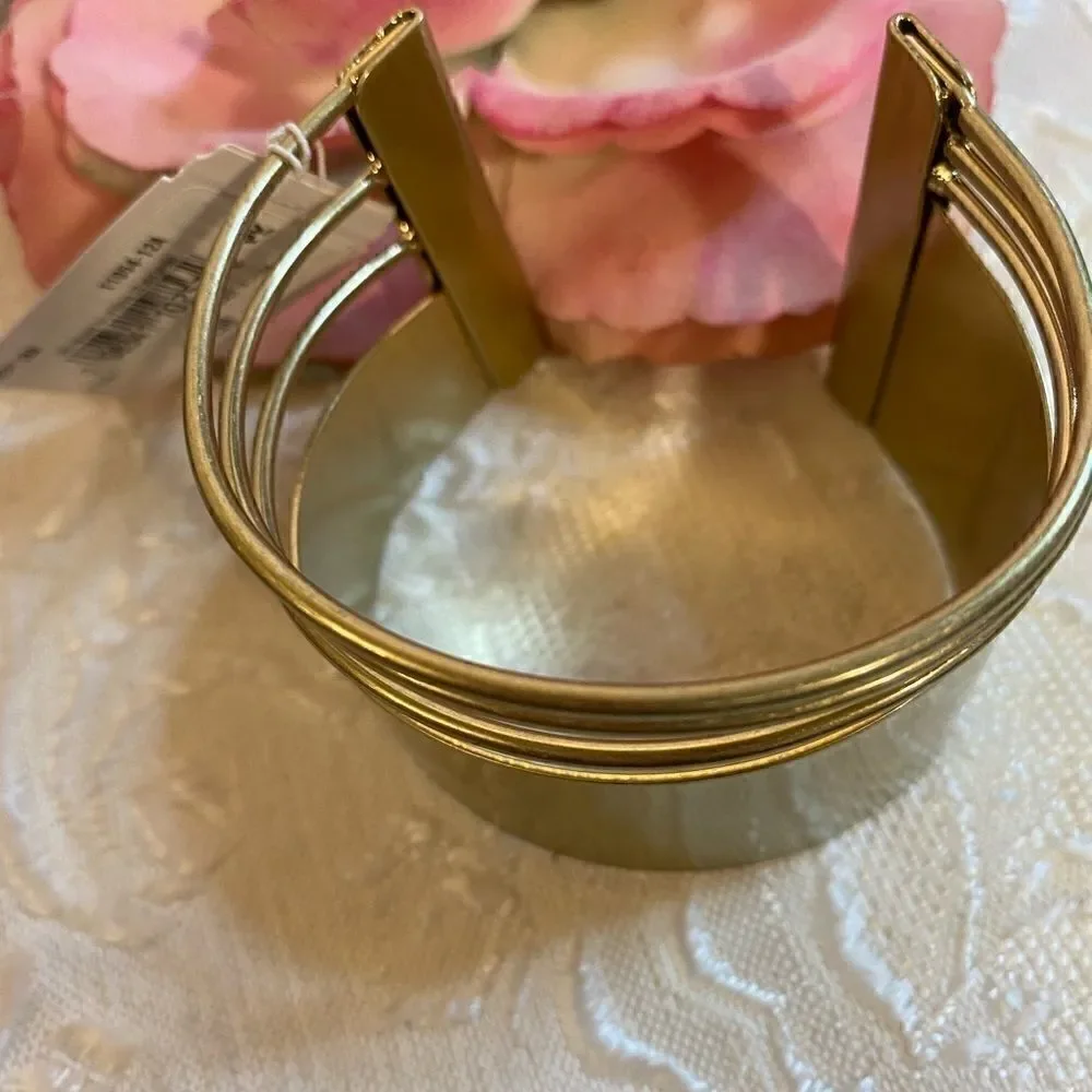 🌺Sonoma Texture Gold Tone High Fashion Cuff Bracelet